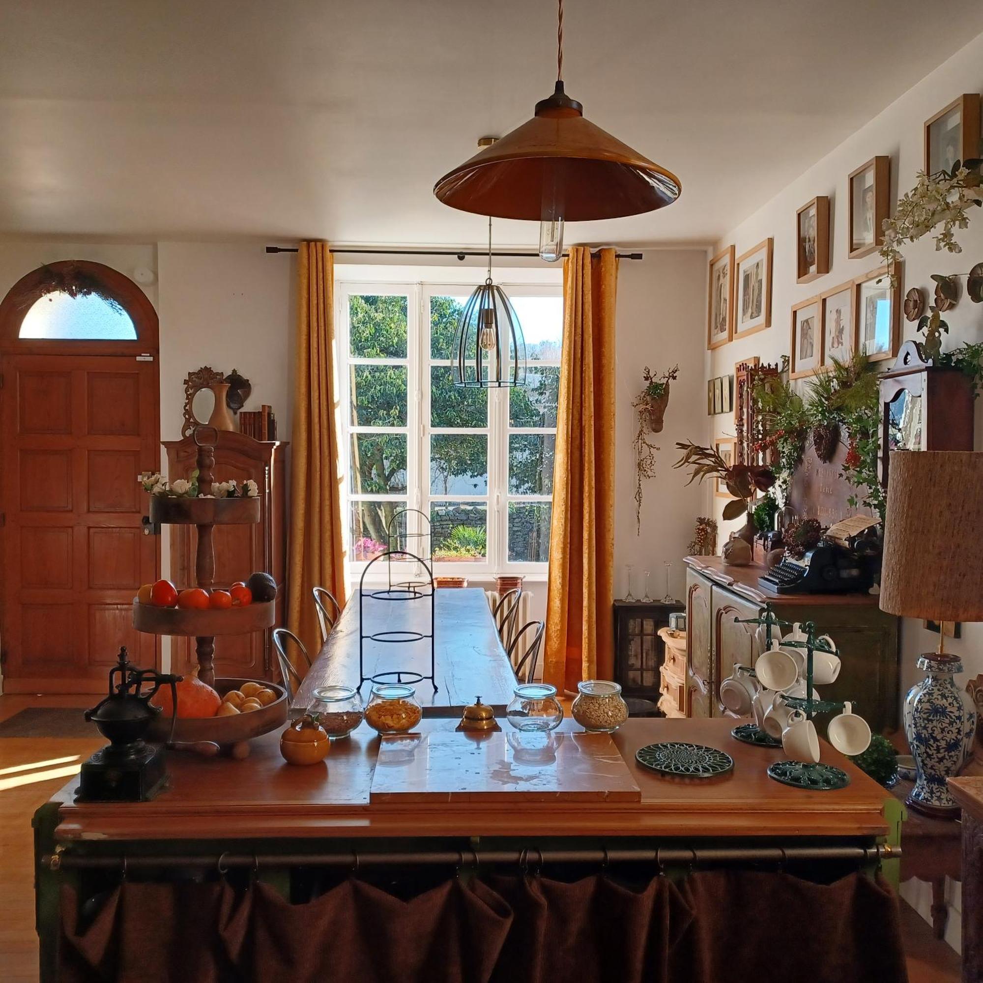 Le Banellou Bed and Breakfast Quimper Exteriör bild